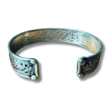 Load image into Gallery viewer, Mani Compassion Mantra Metal Cuff