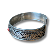 Load image into Gallery viewer, Mani Compassion Mantra Metal Cuff