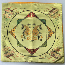 Load image into Gallery viewer, Cushion cover golden fish top