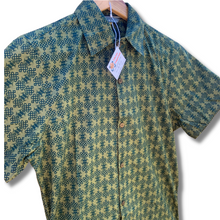Load image into Gallery viewer, Endless Knot Short Sleeved Shirt - Green &amp; Brown