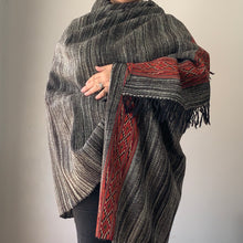 Load image into Gallery viewer, Yak Wool Shawl Black & White