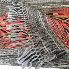 Load image into Gallery viewer, Yak Wool Shawl Grey & Black
