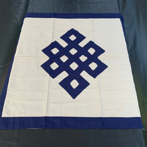 Table cloth square dark blue endless knot front