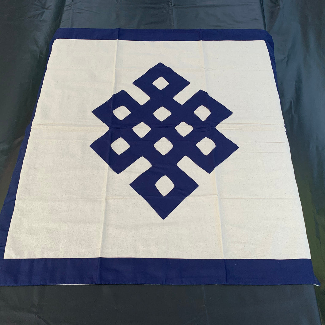 Table cloth square dark blue endless knot front