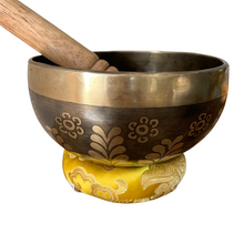 Load image into Gallery viewer, Ying Yang Flower Singing Bowl