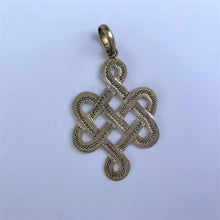 Load image into Gallery viewer, Pendant Endless Knot close up