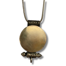 Load image into Gallery viewer, Endless Knot Ghau Pendant