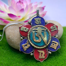 Load image into Gallery viewer, Flower Shaped Compassion Mantra Pendant