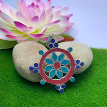 Load image into Gallery viewer, Flower Wheel Pendant