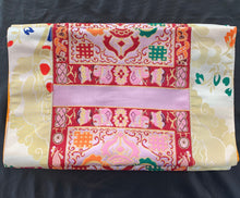 Load image into Gallery viewer, table runner white brocade double vajra folded